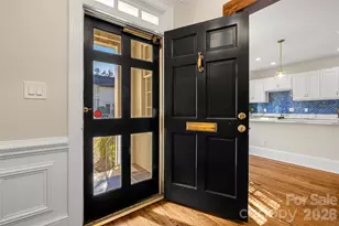 153 Perrin Pl, Charlotte, NC 28207 - Photo 2
