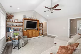 646 Marigold Dr, Kannapolis, NC 28083 - Photo 8