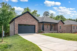 906 4th St NE, Conover, NC 28613 - Photo 2
