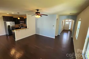 508 Knothole Ln, Charlotte, NC 28214 - Photo 2