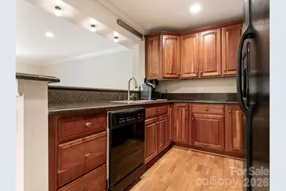1323 Queens Road #309, Charlotte, NC 28207 - Photo 6