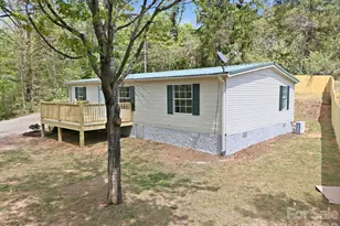 39 Upper Moffitt Rd, Asheville, NC 28805 - Photo 2