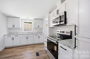 39 Upper Moffitt Rd, Asheville, NC 28805 - Photo 6