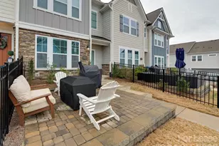 3329 Ada Ml Aly, Charlotte, NC 28205 - Photo 2