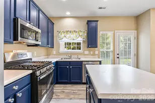 128 Autumn Falls Dr, Lake Wylie, SC 29710 - Photo 12