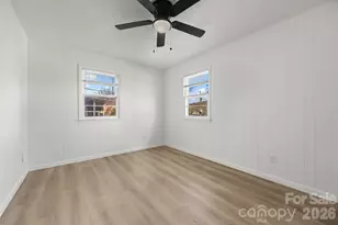 71 Maple St, Clyde, NC 28721 - Photo 12