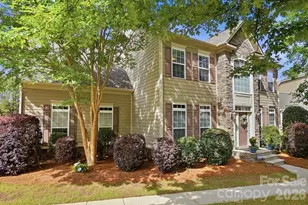 10706 Anglesey Ct, Charlotte, NC 28278 - Photo 2