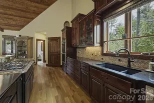 5613 Rocky Falls Ln, Lenoir, NC 28645 - Photo 16
