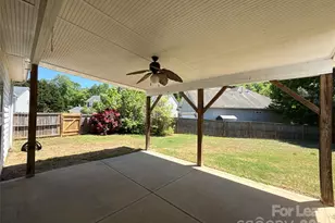 2140 Pineapple Ct, Matthews, NC 28105 - Photo 18