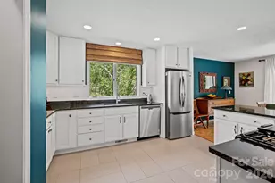 52 Mark Twain Rd, Asheville, NC 28805 - Photo 8
