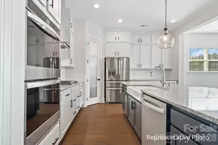 20392 Queens St, Cornelius, NC 28031 - Photo 8