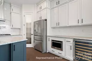 20392 Queens St, Cornelius, NC 28031 - Photo 6