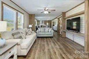 123 Big Oak Rd, Hendersonville, NC 28792 - Photo 8