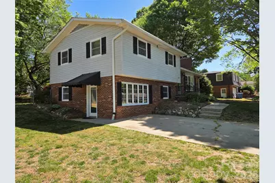 2309 24th Avenue NE, Hickory, NC 28601 - Photo 2