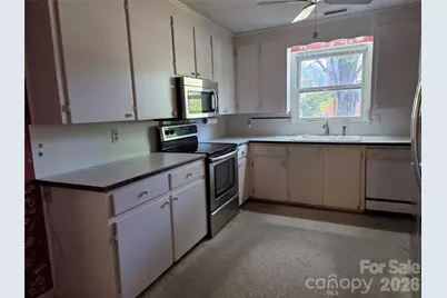 2309 24th Avenue NE, Hickory, NC 28601 - Photo 6