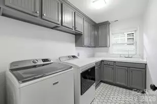 2927 Somerset Dr, Charlotte, NC 28209 - Photo 38