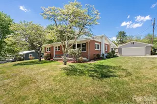 17 W Farley St, Waynesville, NC 28786 - Photo 2