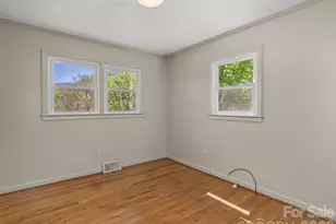 17 W Farley St, Waynesville, NC 28786 - Photo 16