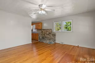 17 W Farley St, Waynesville, NC 28786 - Photo 8