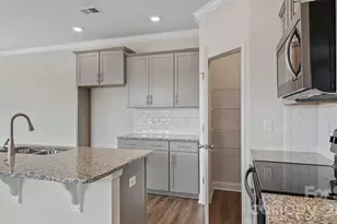 388 Creekview Rd, Hendersonville, NC 28792 - Photo 6