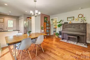 20 Plemmons St, Asheville, NC 28806 - Photo 8