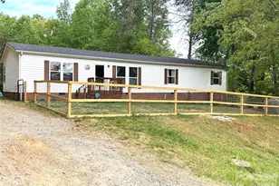 929 Brookhaven Rd, Statesville, NC 28625 - Photo 2