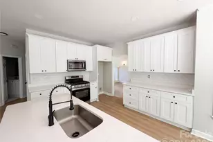 6095 Coral View Dr, Harrisburg, NC 28075 - Photo 2