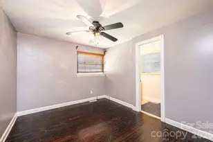 2984 Lutz Blvd, Newton, NC 28658 - Photo 32