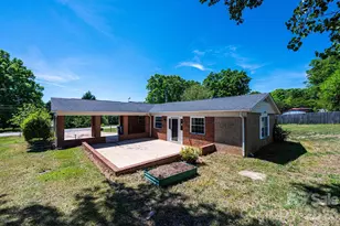 2984 Lutz Blvd, Newton, NC 28658 - Photo 8