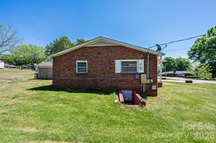 2984 Lutz Blvd, Newton, NC 28658 - Photo 38