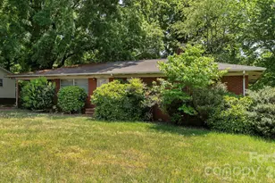 3008 Oakwood Dr, Charlotte, NC 28269 - Photo 2