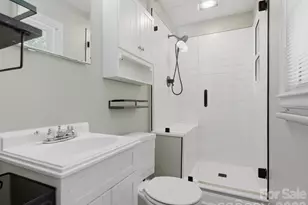7401 Woodstream Dr, Charlotte, NC 28210 - Photo 16