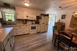 3678 Vantage Heights Cir, Lenoir, NC 28645 - Photo 6