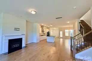 10038 Wayfair Meadow Ct, Charlotte, NC 28277 - Photo 2