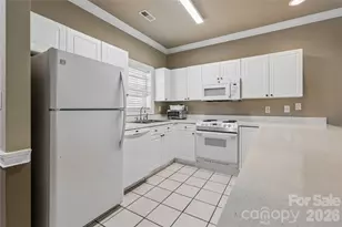 8923 Meadow Vista Rd, Charlotte, NC 28213 - Photo 8