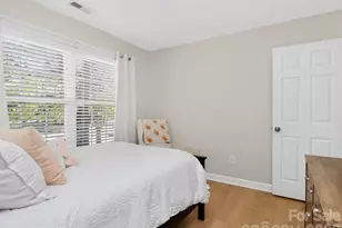 9715 Castle Terrace Ct, Charlotte, NC 28215 - Photo 28