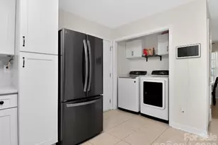 9715 Castle Terrace Ct, Charlotte, NC 28215 - Photo 12