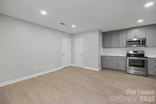 1853 Lakedell Dr, Charlotte, NC 28215 - Photo 8