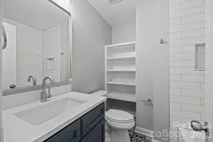 1853 Lakedell Dr, Charlotte, NC 28215 - Photo 16