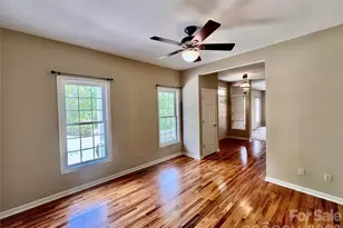 7 Curtis Dr, Hendersonville, NC 28739 - Photo 4