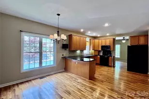 7 Curtis Dr, Hendersonville, NC 28739 - Photo 12