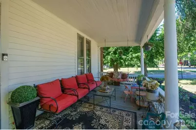 427 Davie Avenue, Statesville, NC 28677 - Photo 4