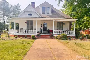 427 Davie Ave, Statesville, NC 28677 - Photo 1