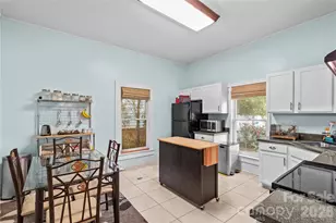 633 S Race St, Statesville, NC 28677 - Photo 14