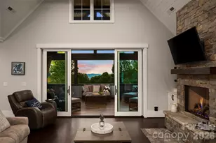 231 Tower Cir, Hendersonville, NC 28739 - Photo 6