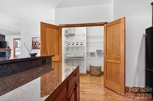 24 Triple Fairways Dr, Hendersonville, NC 28739 - Photo 10