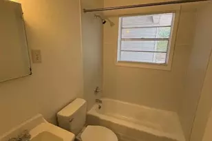 2929 Amity Garden Ct, Charlotte, NC 28205 - Photo 4