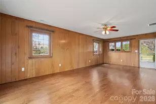 441 Mulberry St, Clyde, NC 28721 - Photo 12