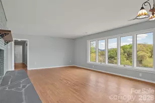 441 Mulberry St, Clyde, NC 28721 - Photo 4