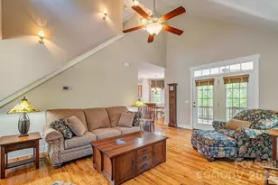 4 Olde Cottage Ln, Asheville, NC 28803 - Photo 2